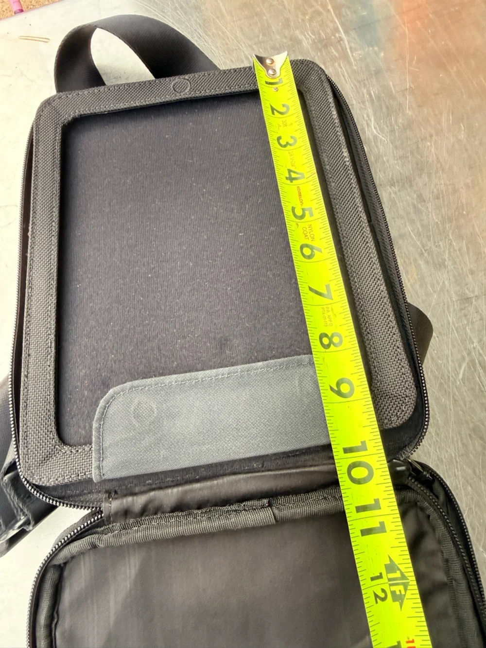 Tumi Black Crossbody Shoulder Bag iPad Messenger Bag